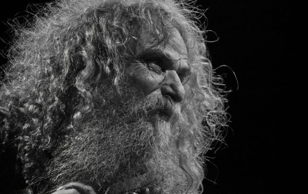 Ψαραντώνης στο in: «Εκειά που σμίγουν οι καιροί τρέμει ο ουρανός και σείεται η γη»