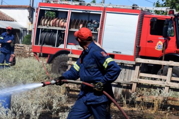 Ρέθυμνο: Νέα πυρκαγιά στις Μέλαμπες – Μήνυμα του 112 για εκκένωση στα Σακτούρια