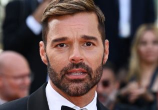 Ρίκι Μάρτιν: Στο πλευρό του ο αδερφός του μετά τις κατηγορίες για αιμομιξία