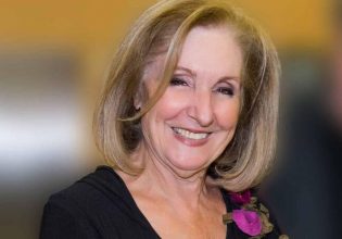 Κάρμεν Ρουγγέρη: «Τι πάει να πει πειραματισμός στην Επίδαυρο; Τσιγάρα επί σκηνής και όλες αυτές οι βλακείες»