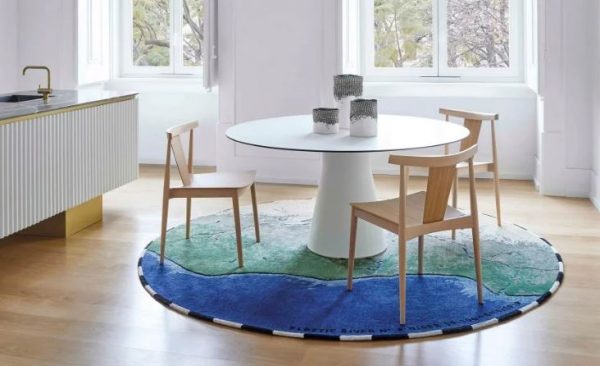 H μόδα στην υπηρεσία της φύσης: Κιλίμια αναδεικνύουν τη ρύπανση των ποταμών