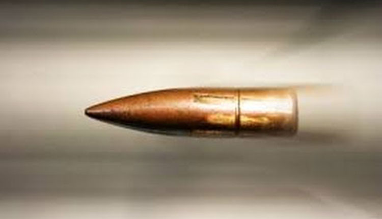 Επεισόδιο στην Κρήτη: Σφαίρα καρφώθηκε στο μπάνιο του γείτονα