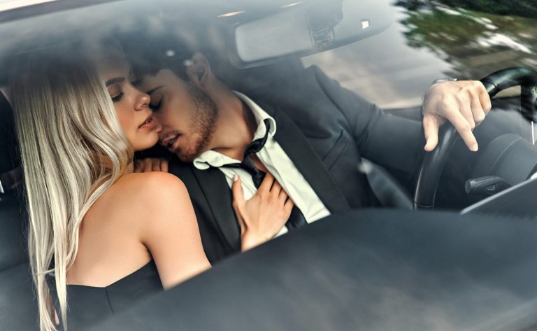Σεξ στο αυτοκίνητο: Πέντε στάσεις για… να οδηγηθείτε στην απόλυτη ηδονή