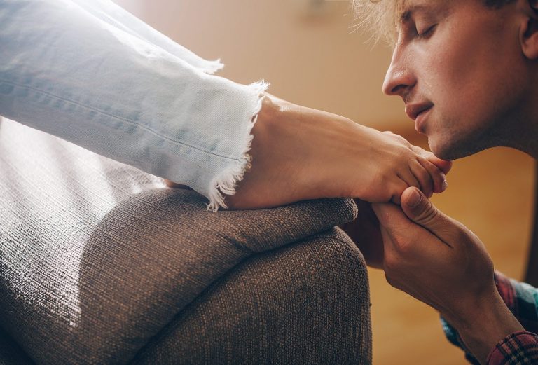 Ποδολαγνεία: Το ένοχο μυστικό πολλών ανδρών…