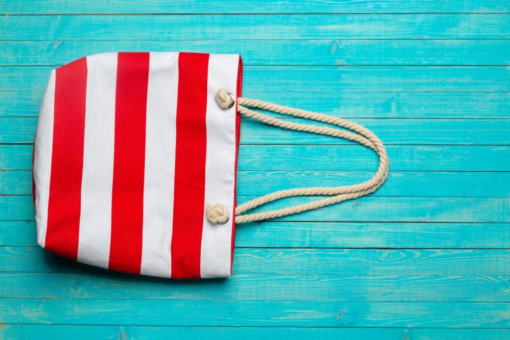 Οι καλύτερες τσάντες θαλάσσης που θα απογειώσουν το look σου στην παραλία