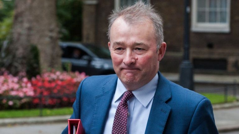 Βρετανία: Παραιτήθηκε και ο υπουργός Εξωτερικών για την Ουαλία, Σάιμον Χαρτ