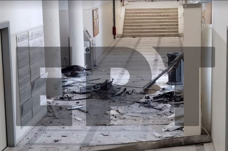 Sismanoglio Hospital: People in doctors’ garb blow up ATM, cause serious damage