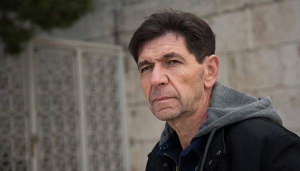 Χαμός με το μπλουζάκι του Σκιαδαρέση για τον Κρέοντα: Οι αντιδράσεις, τα επικριτικά μηνύματα και η απάντηση του ίδιου