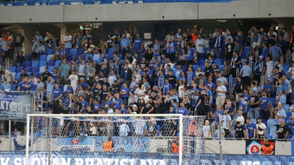 Νίκη με ανατροπή για τη Σλόβαν πριν τον Ολυμπιακό (4-2)