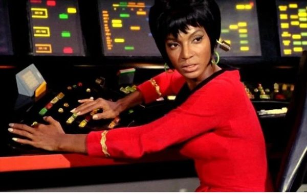 Σε ηλικία 89 ετών πέθανε η πρωταγωνίστρια της θρυλικής σειράς Star Trek, Νισέλ Νίκολς