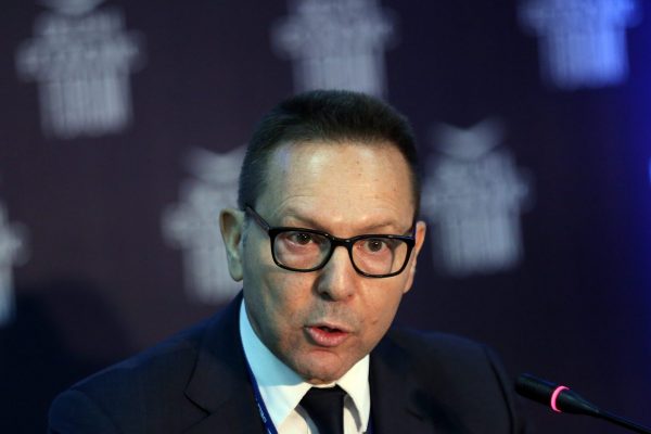 Στουρνάρας στο Bloomberg: Το νέο εργαλείο στήριξης μπορεί να μείνει στο ράφι