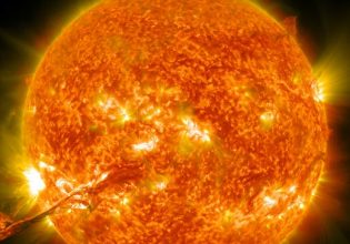 Διάστημα: Ηλιακή καταιγίδα θα «χτυπήσει» αύριο τη Γη – Πώς θα την επηρεάσει, τι δείχνει το μοντέλο της NASA