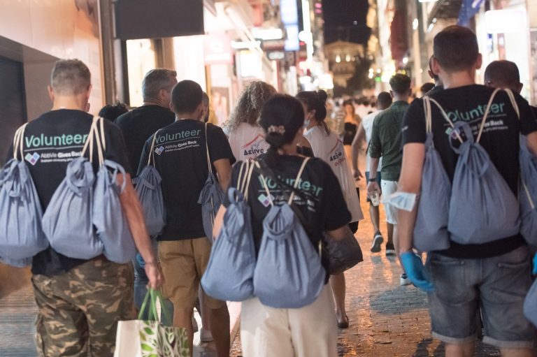 AbbVie – «Δείπνο Αγάπης»: Γλυκά και είδη υγιεινής σε ευάλωτες κοινωνικές ομάδες