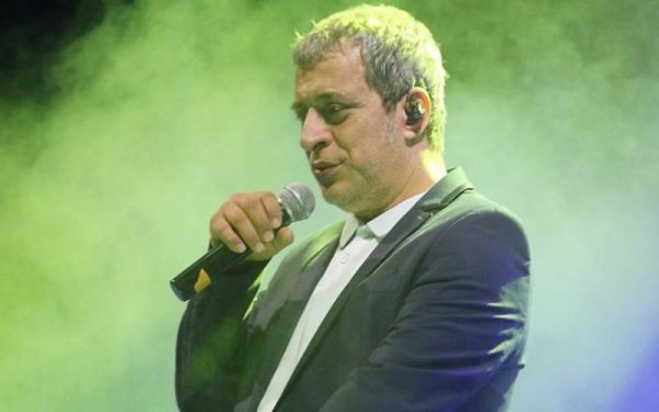 Θέμης Αδαμαντίδης: Σπάει τη σιωπή της η μητέρα των παιδιών του – Άγριοι ξυλοδαρμοί, ναρκωτικά και τζόγος