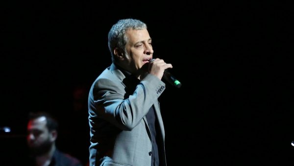 Θέμης Αδαμαντίδης: Φωτογραφία της συντρόφου του με μώλωπες στο πρόσωπο