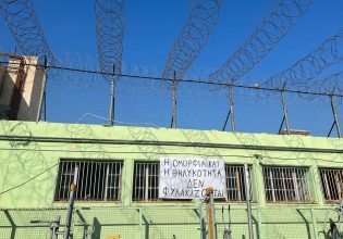 Κορυδαλλός: Συγκινητική επίδειξη μόδας με μοντέλα τις ίδιες τις κρατούμενες