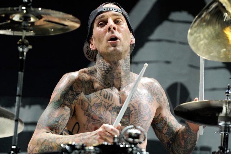 Τράβις Μπάρκερ: Συνεχίζει να νοσηλεύεται – Τα νεότερα για την υγεία του