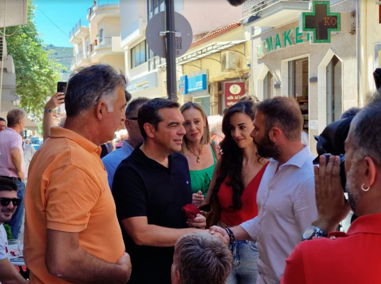 Τσίπρας: Νοικοκυριά και επιχειρήσεις χάνουν – Αισχροκέρδεια με τις πλάτες της κυβέρνησης