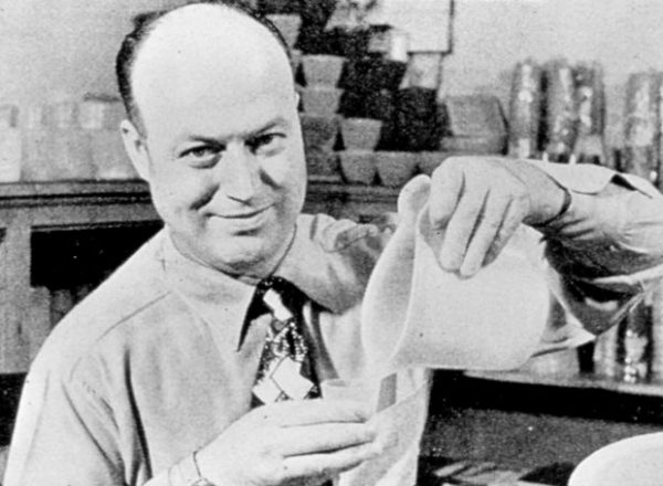 Η απίστευτη ιστορία του εφευρέτη του «τάπερ» – Ξεκίνησε πάμπτωχός και όταν έγινε πάμπλουτος τα παράτησε όλα