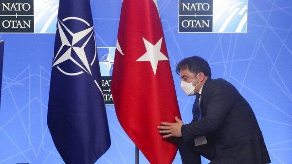 Η Ελλάδα να ζητήσει αποβολή της Τουρκίας από το ΝΑΤΟ