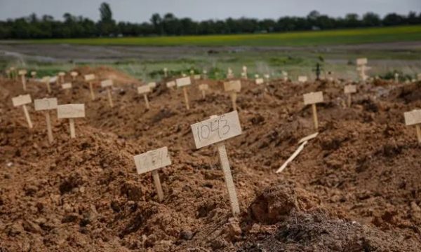 Ουκρανία: Μεγάλη αύξηση των τάφων στις περιοχές υπό τον έλεγχο της Ρωσίας