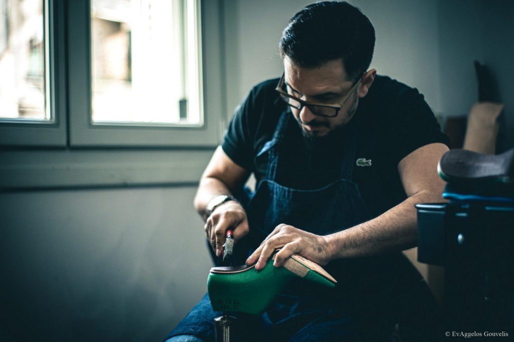 Πάρις Ψάφος: Ένας επίμονος υποδηματοποιός