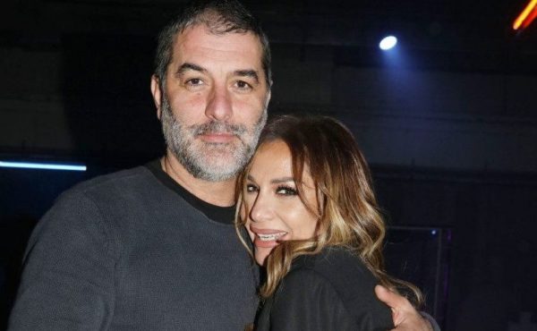 Δέσποινα Βανδή: Ταξίδι στη Θεσσαλονίκη με τον Βασίλη Μπισμπίκη