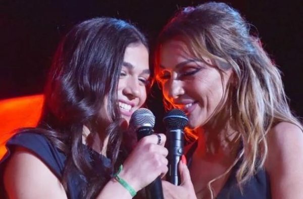 Δέσποινα Βανδή: Καμαρώνει την Μελίνα στην αποφοίτησή της