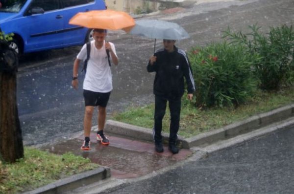 Έντονα φαινόμενα και πτώση της θερμοκρασίας το Σάββατο – Οι τρεις περιοχές με τον μεγαλύτερο κίνδυνο