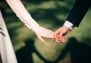 Το υπ. Yγείας της Κύπρου έβγαλε συστάσεις για τον κοροναϊό σε κουμπάρους, πεθερικά και… καλεσμένους