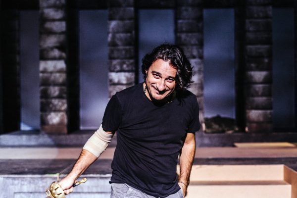 «Επιστρέφω διαρκώς στο παιδί που ονειρευόταν να γίνει ηθοποιός»