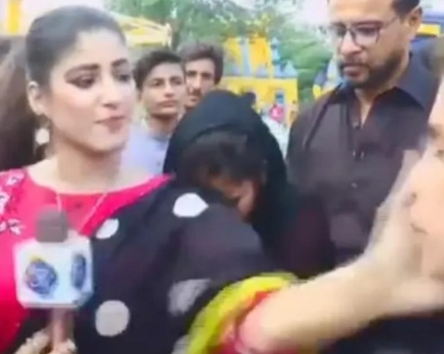 Απίθανα πράγματα on air: Ρεπόρτερ ρίχνει χαστούκι σε αγόρι