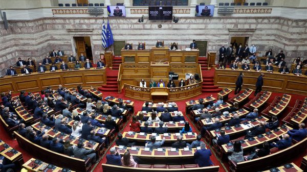 (Προ)εκλογική πολυλογία