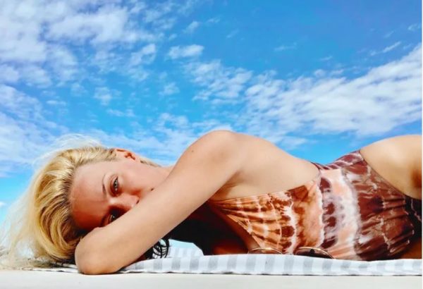 Ζέτα Μακρυπούλια: Αγουροξυπνημένη δίπλα στη θάλασσα αποκαλύπτει τη μεγάλη της αγάπη