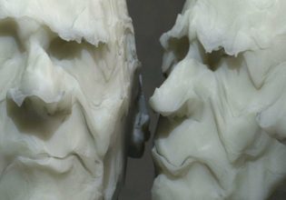 Μέσα χώρα: Η παράσταση που υμνεί την τρίτη ηλικία