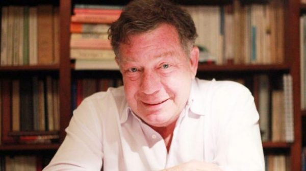 Ηλίας Νικολακόπουλος: Ο «γκουρού» των εκλογών που πήγε εξορία μαζί με τη μητέρα του όταν ήταν παιδί