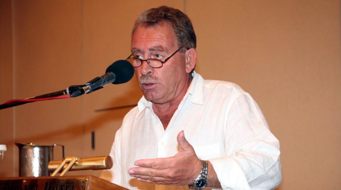 Εν ενεργεία δήμαρχοι υποψήφιοι βουλευτές