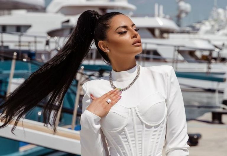 Δήμητρα Αλεξανδράκη: Έκλεισε τα 32 και το γιόρτασε με ένα λαμπερό πάρτι