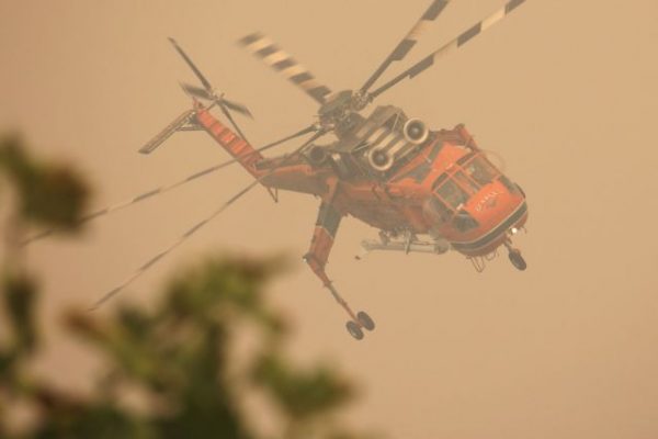 Συναγερμός στην Πυροσβεστική: Φωτιά πάνω από το Πόρτο Κατσίκι στη Λευκάδα