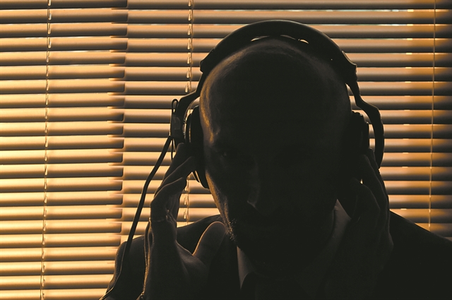 Οταν οι «κοριοί» απειλούν σοβαρά την ελληνική Δημοκρατία