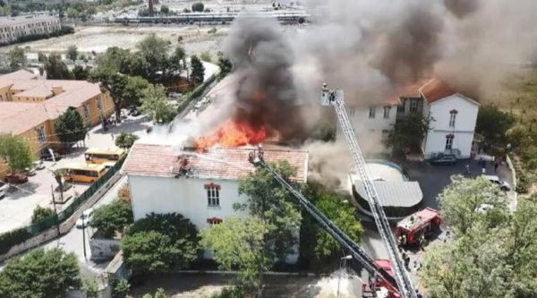 Τουρκία: Μεγάλη φωτιά στο ελληνικό νοσοκομείο στην Κωνσταντινούπολη