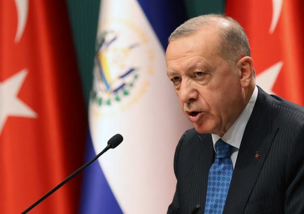 Άρθρο-κόλαφος από το Reuters: Πώς ο Ερντογάν χειραγωγεί τα μίντια – Ο «σουλτάνος» φίμωσε τον Τύπο
