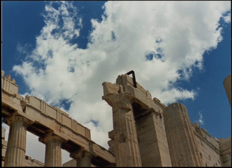 Στερεότυπα: Η «ρετσινιά» του τεμπέλη και του φοροφυγά που «τιμωρήθηκε» με μνημόνια ισχύει τελικά;