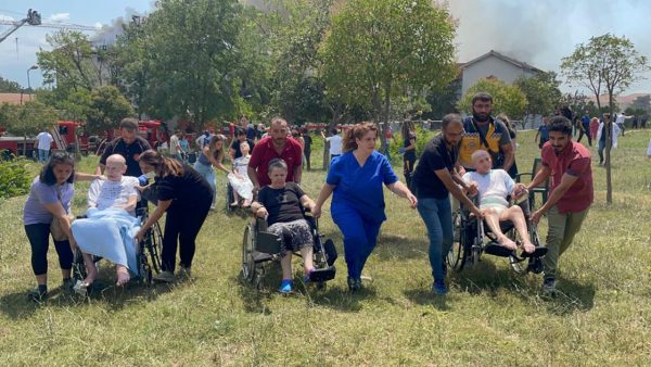 Τουρκία: Μεγάλη φωτιά στο ελληνικό νοσοκομείο στην Κωνσταντινούπολη