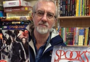 Βρετανία: Πέθανε ο συγγραφέας Τζόζεφ Ντιλέινι