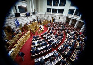 Μητσοτάκης λάβρος κατά Τσίπρα: Παραβιάσατε μυστική συνεδρίαση για την ΕΥΠ