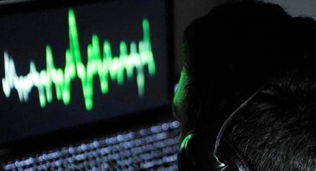 Επανέρχεται το Politico και αλλάζει δύο σημεία του ρεπορτάζ για τις υποκλοπές