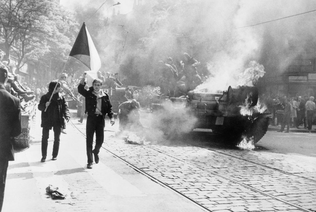 Άνοιξη της Πράγας: Η εισβολή του Συμφώνου της Βαρσοβίας στην Τσεχοσλοβακία