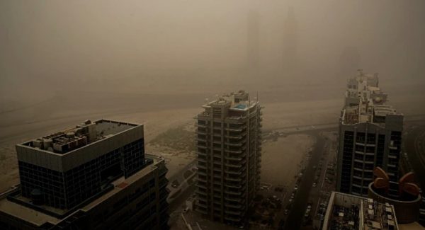 Ηνωμένα Αραβικά Εμιράτα: «Πέπλο» σκόνης κάλυψε τα πάντα