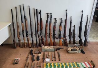 Ιωάννινα: Οπλοστάσιο σε καφενείο και χασισοφυτεία ανακάλυψαν αστυνομικοί